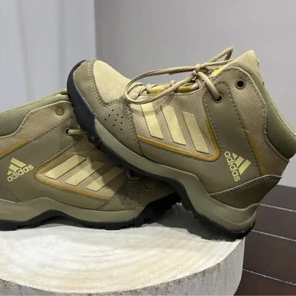 ADIDAS Terrex Hyperhiker Mid Hiking Boots Kids Youth Size 1.5 GZ9215 Beige Tan